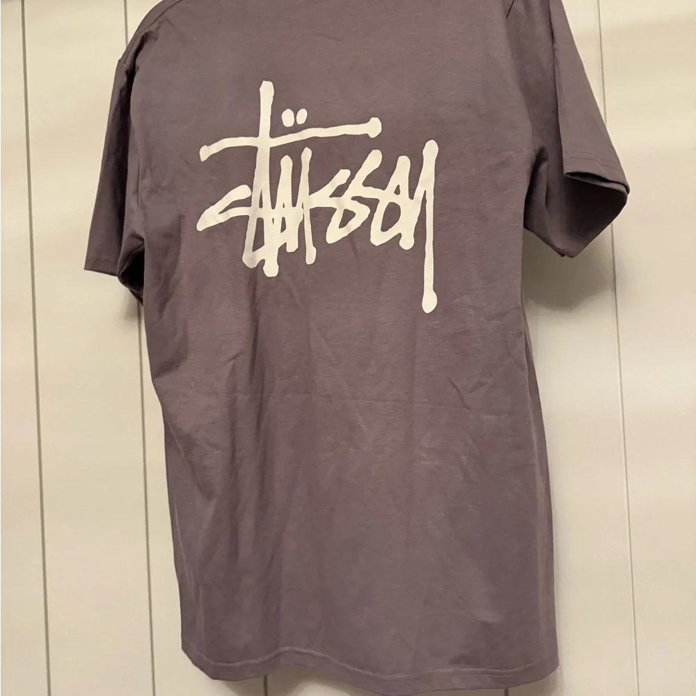 New Stussy Mauve Basic Tee Size Medium - Picture 4 of 7